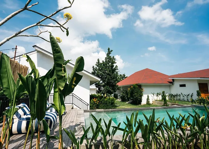 Zena Surf Hotel 3*